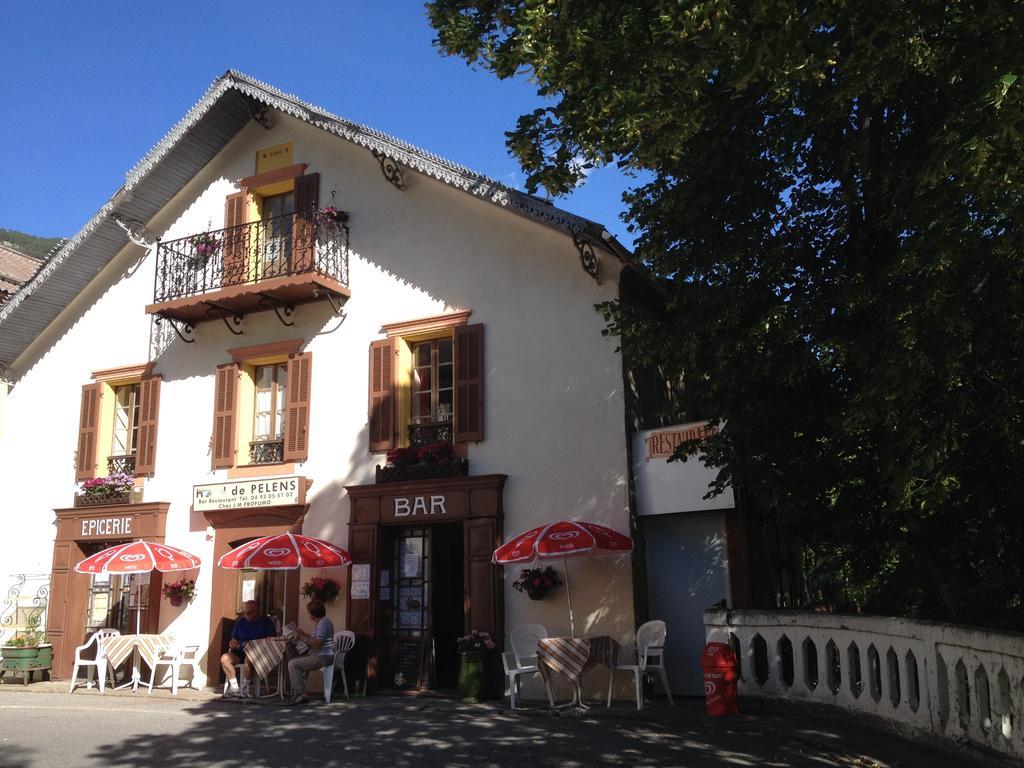 Gite Le Pelens Saint-Martin-dʼEntraunes 外观 照片