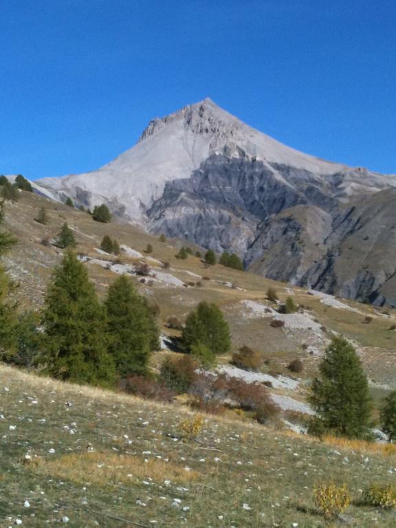 Gite Le Pelens Saint-Martin-dʼEntraunes 外观 照片